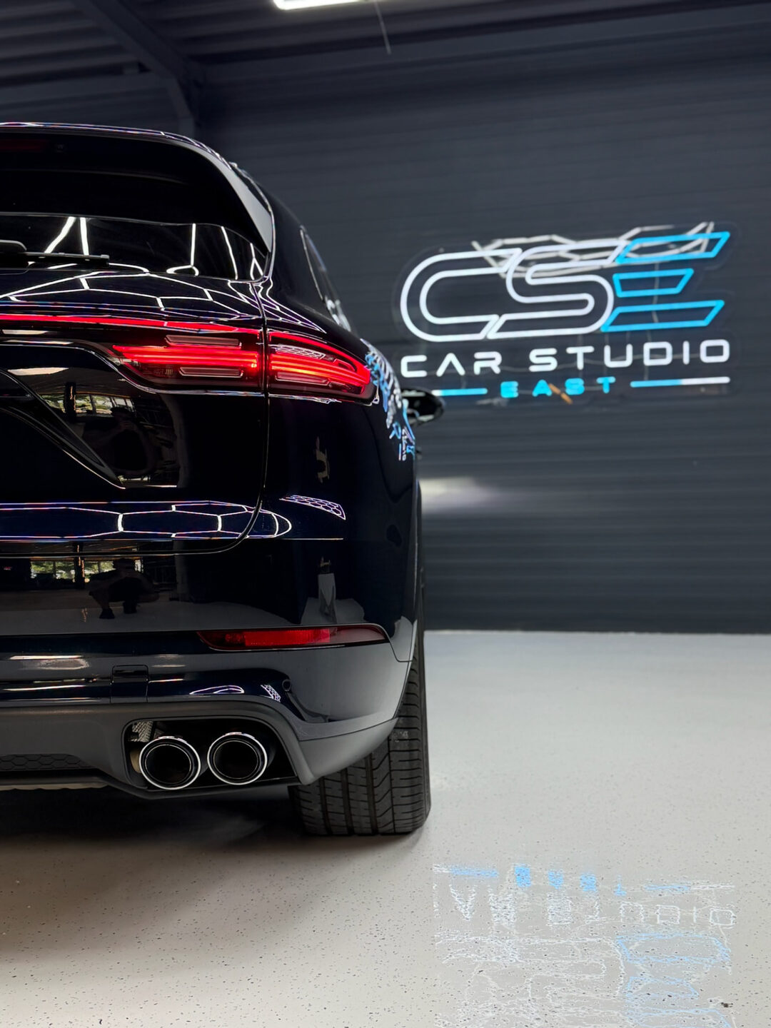 Detail uit de studio van Car Studio East
