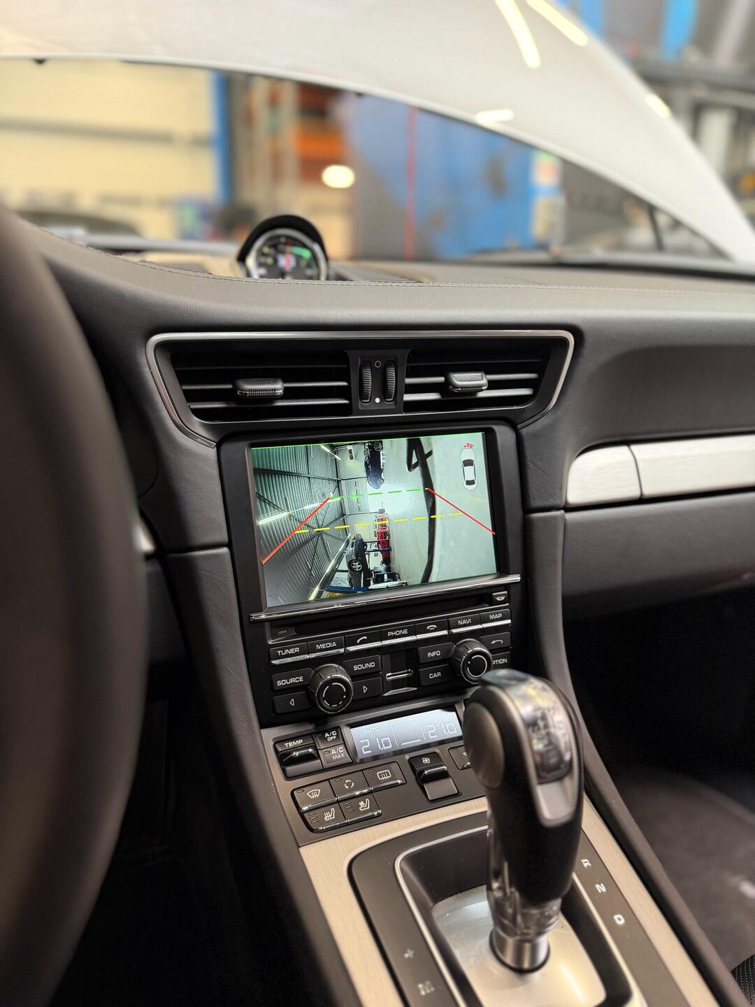 Porsche-interieur met geïntegreerd camerabeeld